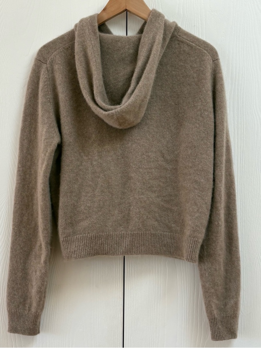 Aritzia
Essential Cashmere Idyllic Zip Hoodie - Picture 9 of 13